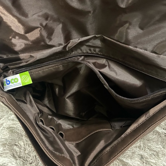 Debco brown leather University of Calgary stamped messenger shoulder bag. Used. - Picture 6 of 14